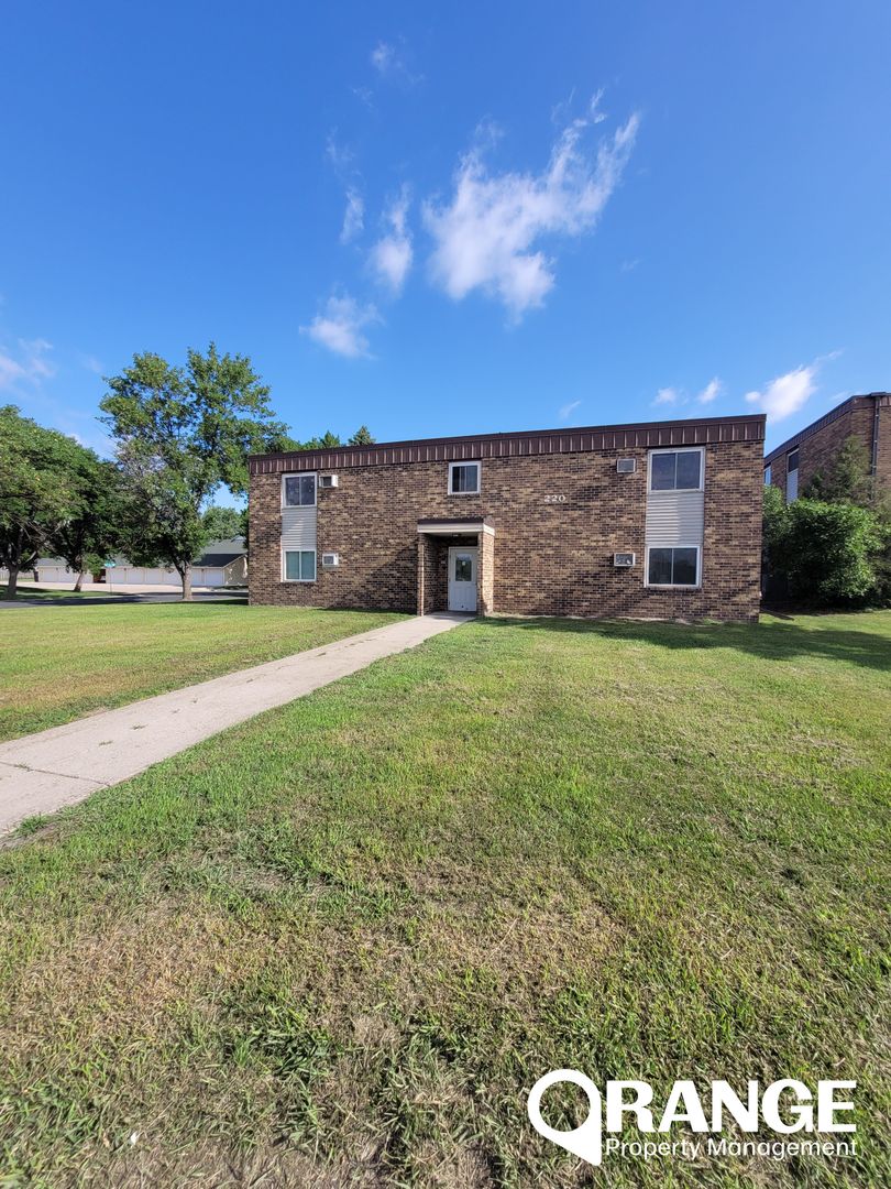 220 Gateway Dr. 3, East Grand Forks, MN 56721