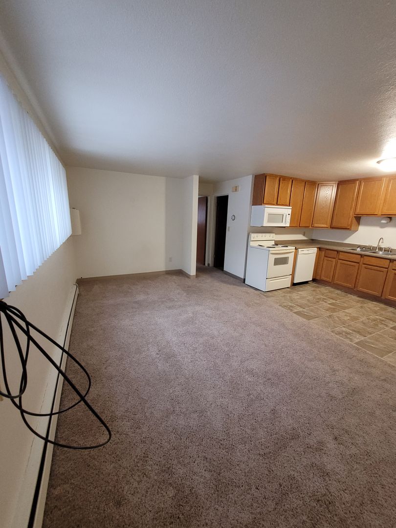 902 Oak St N 5, Fargo, ND 58102