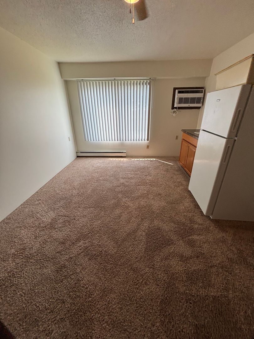 Fargo Apartment: 1440 Dakota Dr. N.