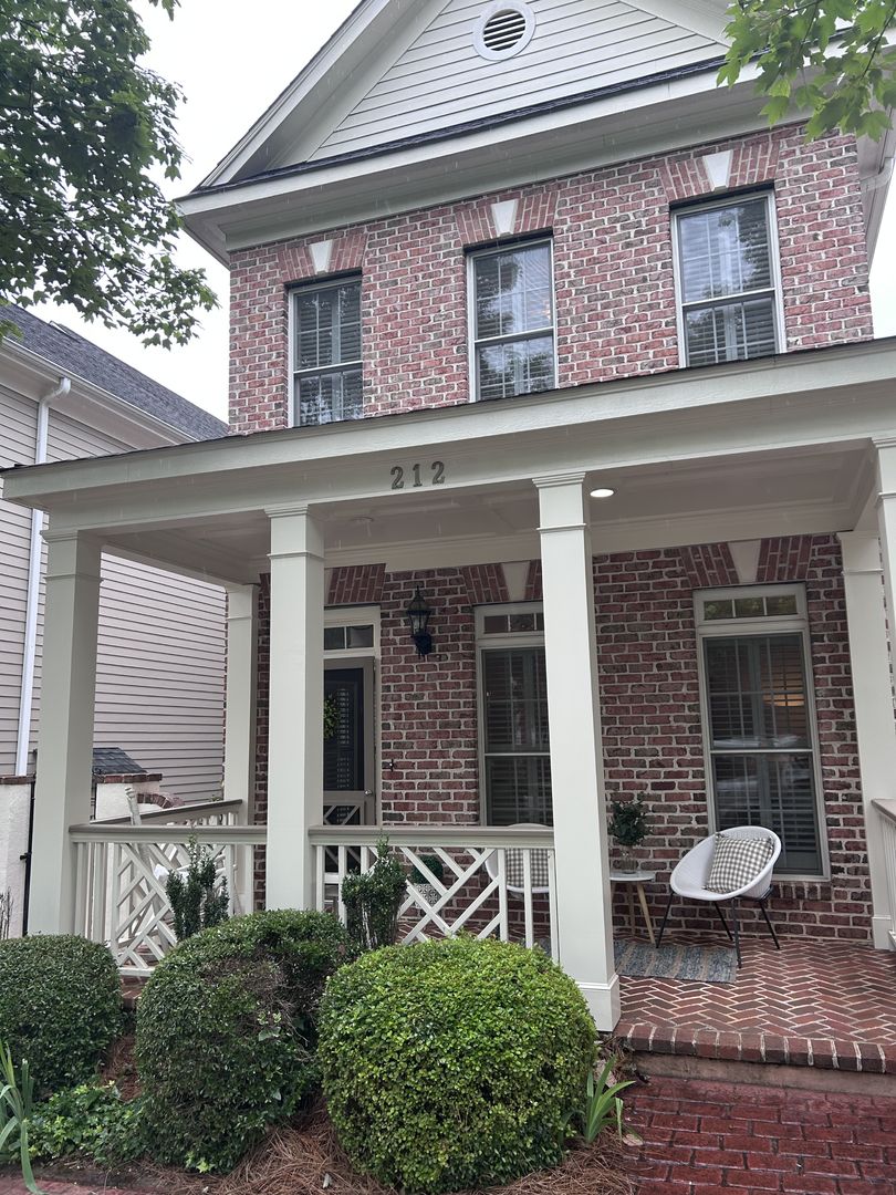 Clemson House: 212 Village Walk Lane