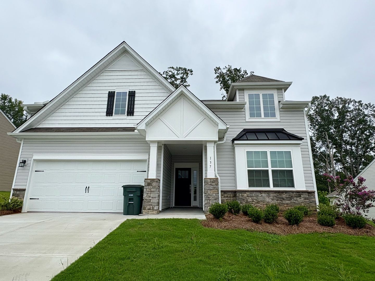 Central House: 137 Somerset Lane