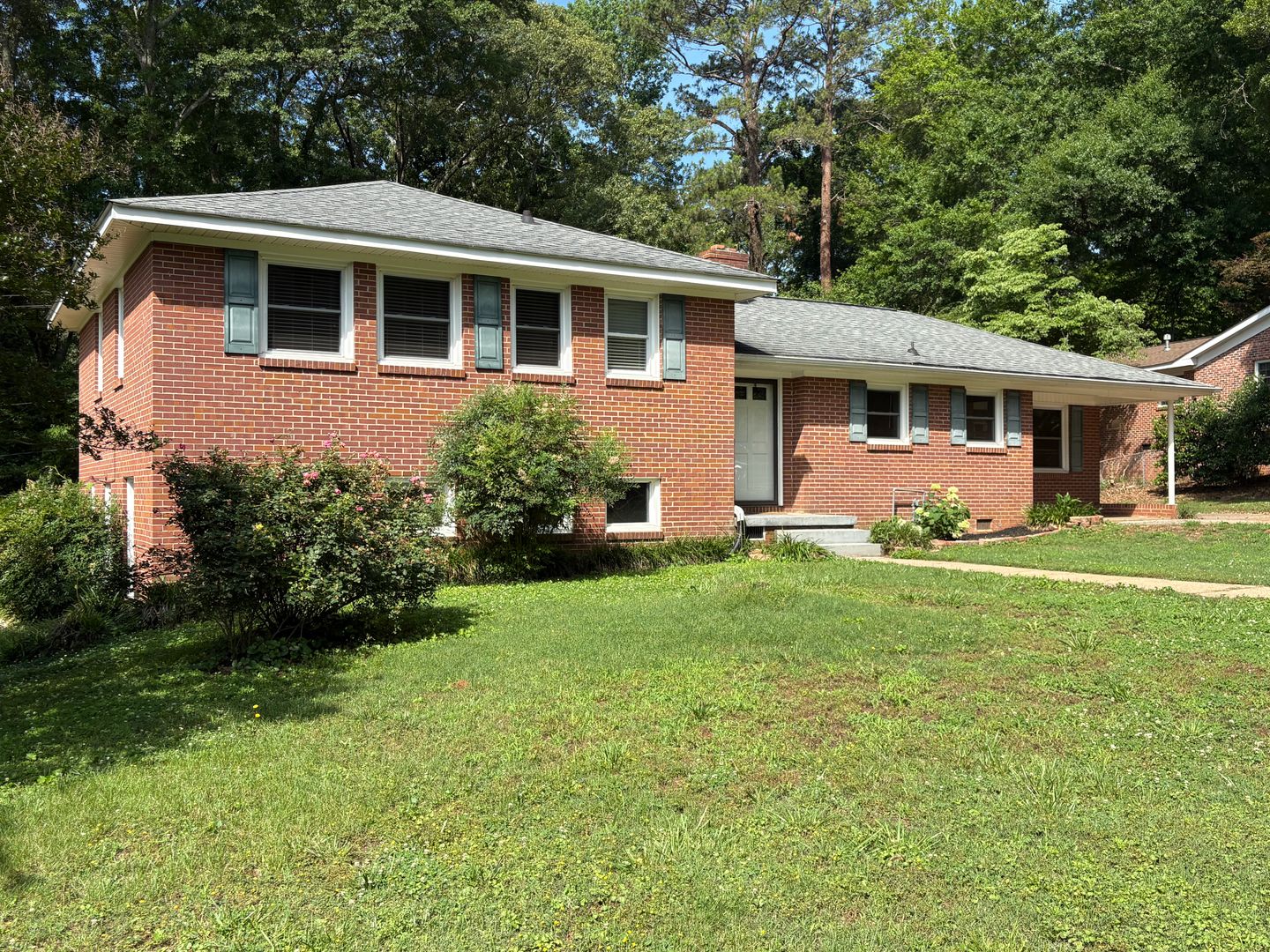 Clemson House: 207 Holly Ave