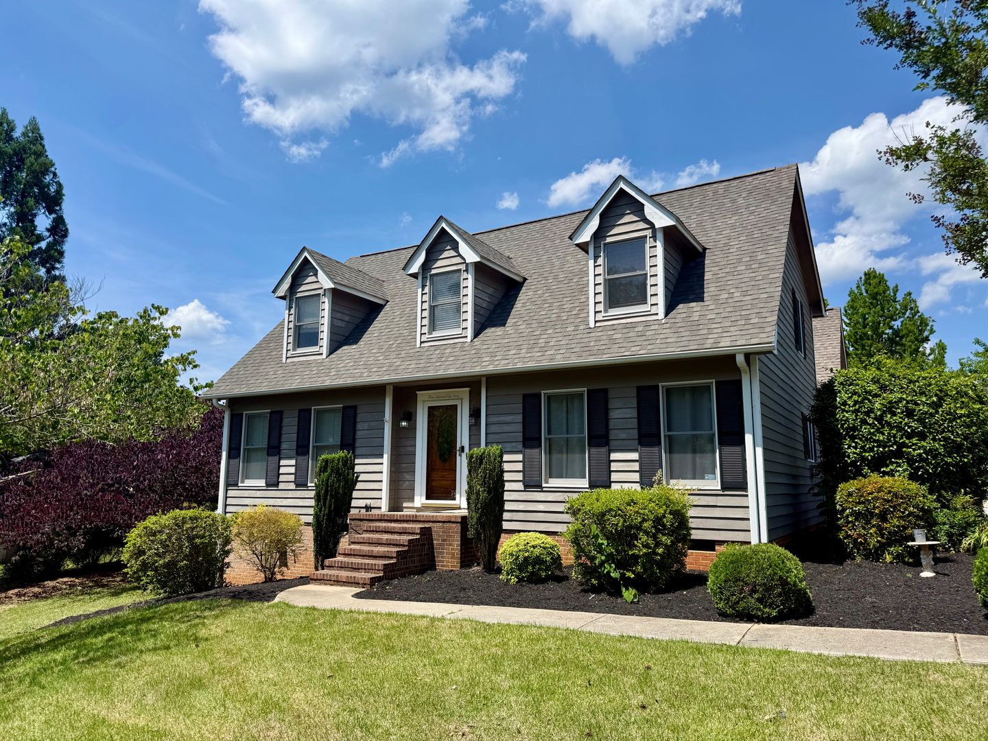Seneca House: 3053 Woodale Circle