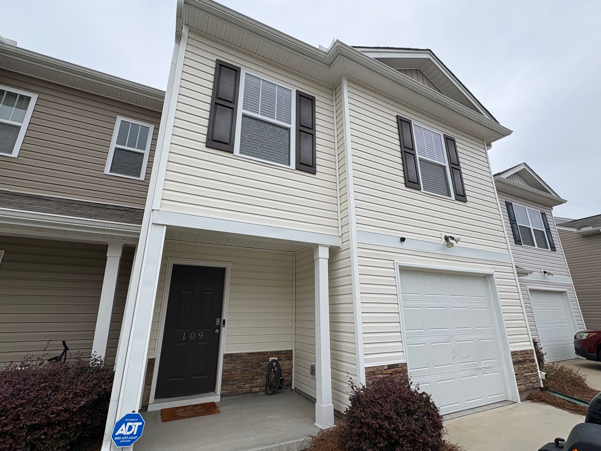 Seneca Apartment: 109 Oakmont Valley Trail
