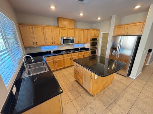 9218 Desert Heat Ave., Las Vegas, NV 89178