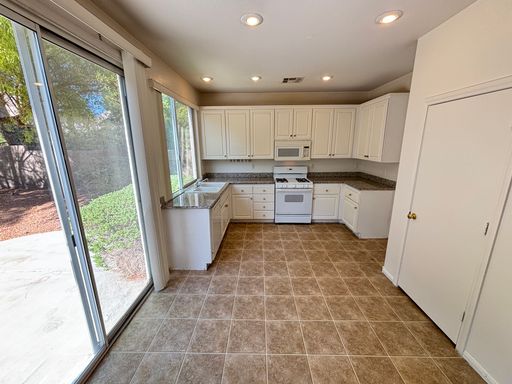 10319 Splendor Ridge Ave, Las Vegas, NV 89135