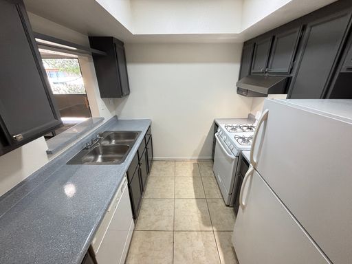 2883 Wheelwright Drive Unit #6-D, Las Vegas, NV 89121