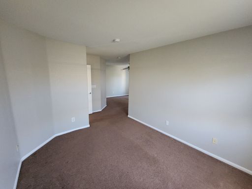 557 Poplar Leaf St, Las Vegas, NV 89144