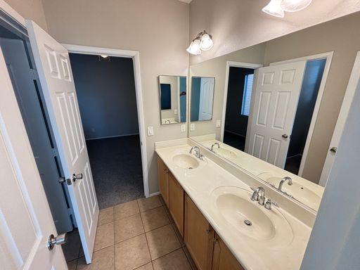 9218 Desert Heat Ave., Las Vegas, NV 89178