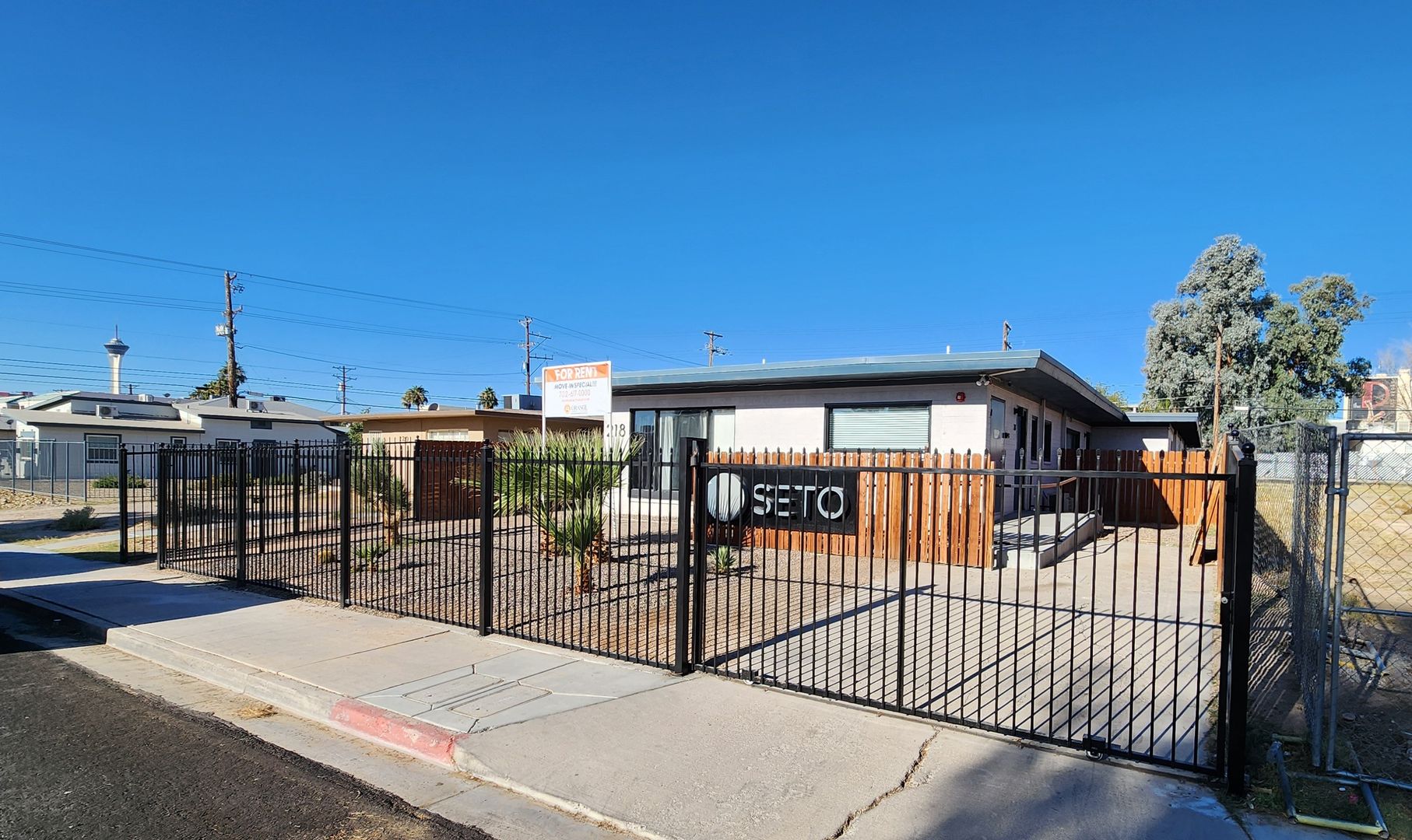 Las Vegas Apartment: 218 S. 11th St.