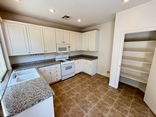 10319 Splendor Ridge Ave, Las Vegas, NV 89135