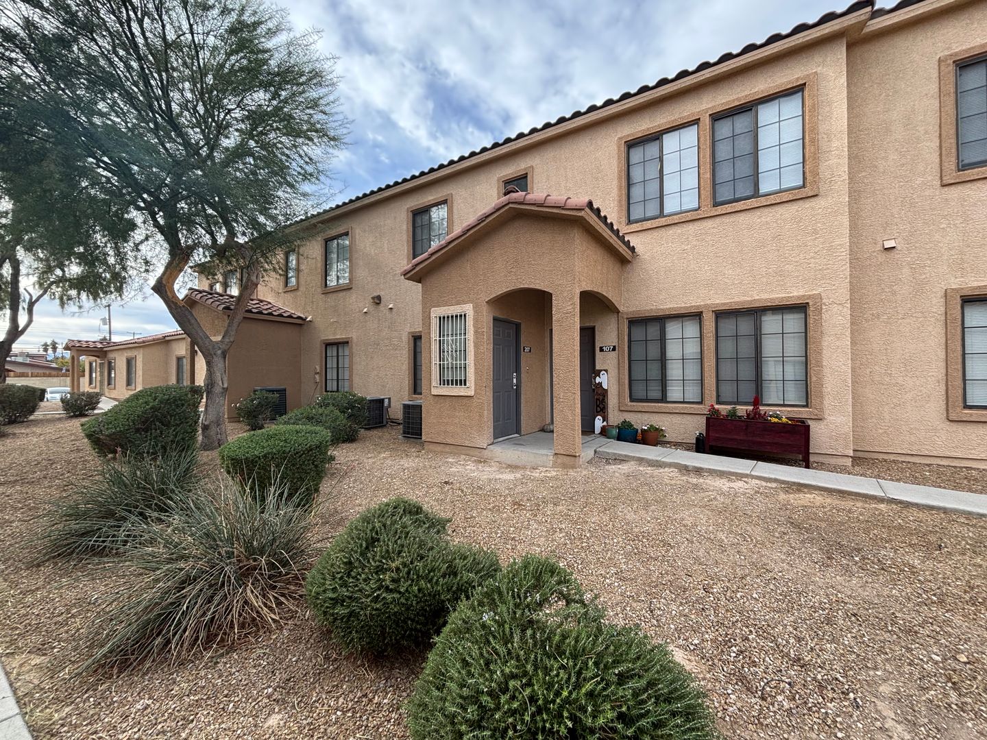 Las Vegas, Condo: 2181 Hussium Hills St. Unit 207