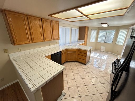 4552 Bradpoint Dr, Las Vegas, NV 89130
