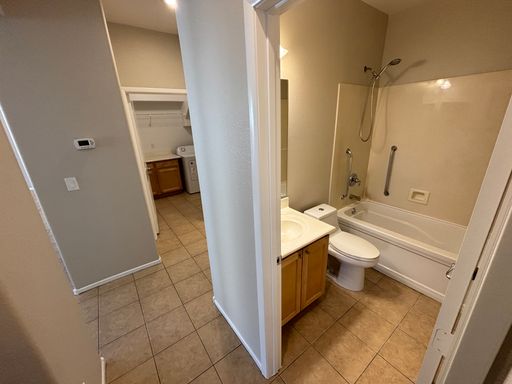 9218 Desert Heat Ave., Las Vegas, NV 89178