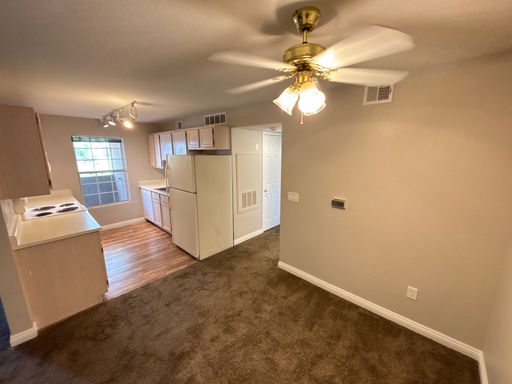 231 W Horizon Ridge Pkwy, 124, Henderson, NV 89012