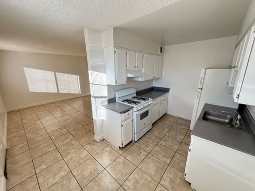 5132 Pebble Beach Blvd Unit B, Las Vegas, NV 89108