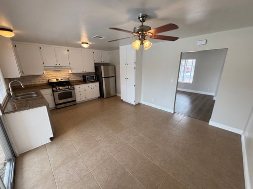 7206 Archcrest Ave., Las Vegas, NV 89147