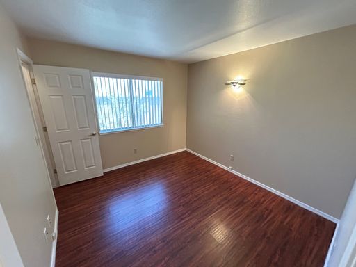 4552 Bradpoint Dr, Las Vegas, NV 89130