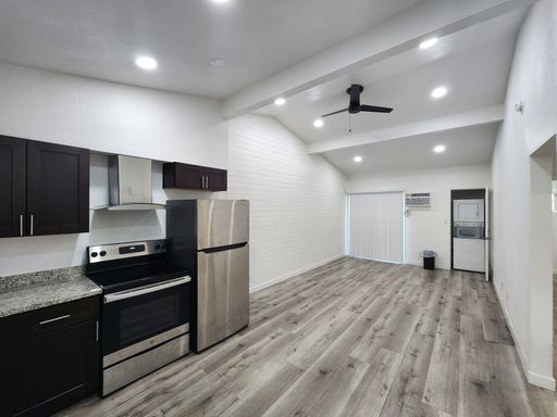 211 S 13th St Unit 04, Las Vegas, NV 89101