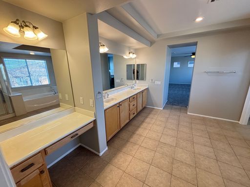 9218 Desert Heat Ave., Las Vegas, NV 89178