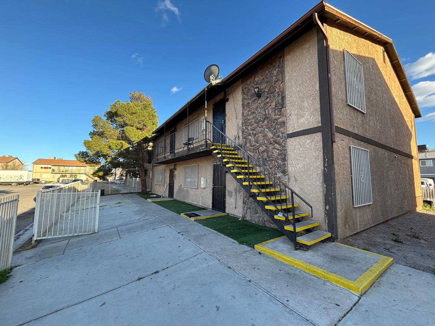 Las Vegas Apartment: 4765 Thunderbolt Ave Unit 4