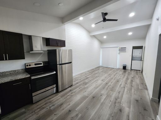 211 S 13th St Unit 04, Las Vegas, NV 89101
