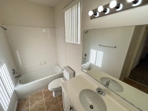 10319 Splendor Ridge Ave, Las Vegas, NV 89135