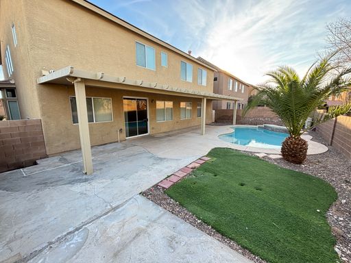 9218 Desert Heat Ave., Las Vegas, NV 89178