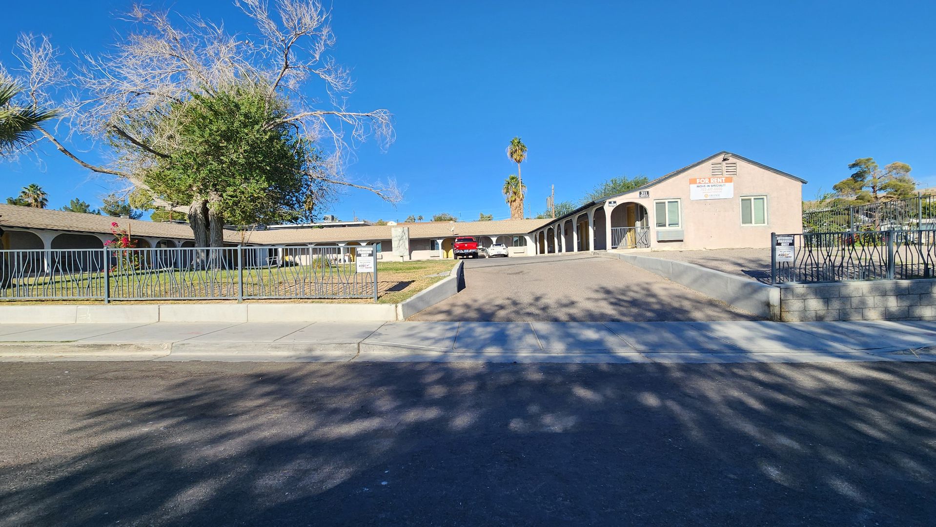 Las Vegas Apartment: 311 N 16th St #15