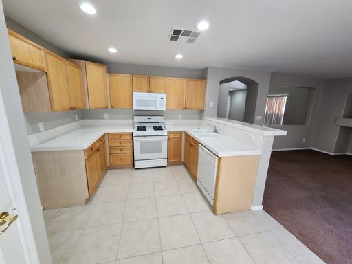557 Poplar Leaf St, Las Vegas, NV 89144