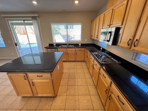 9218 Desert Heat Ave., Las Vegas, NV 89178