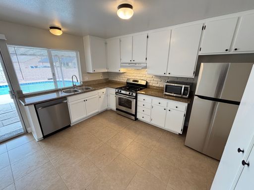 7206 Archcrest Ave., Las Vegas, NV 89147
