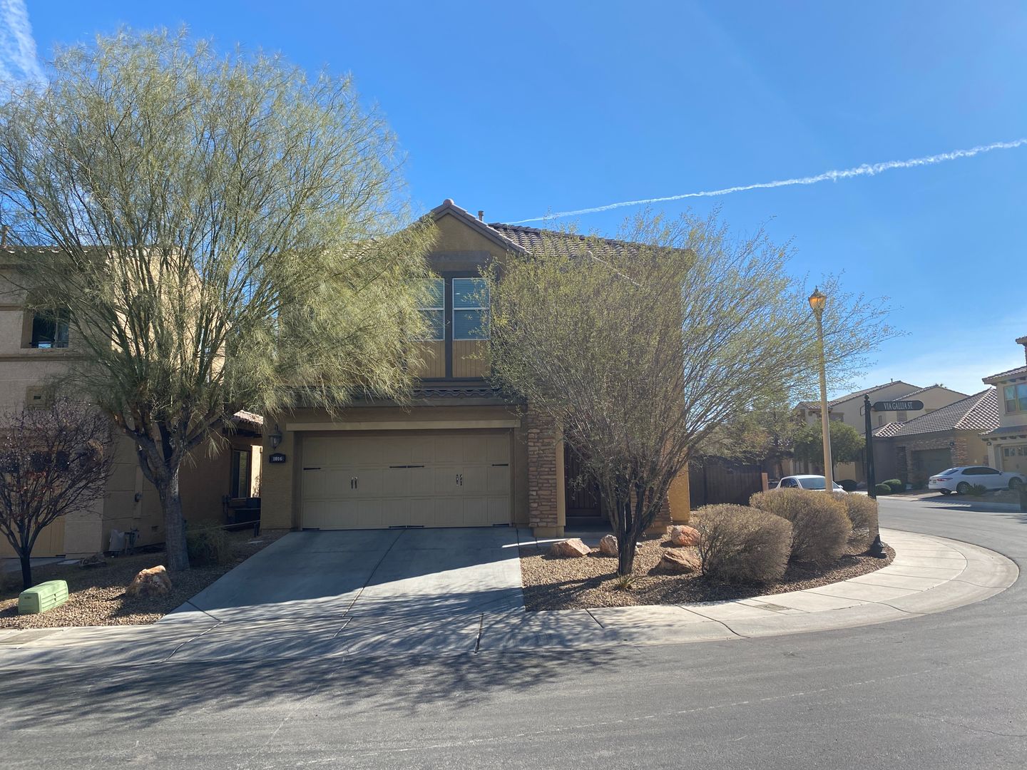 Henderson House: 1016 Via Gallia St