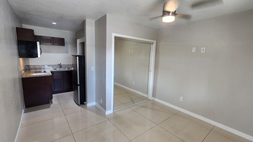 1401 E Carson Ave Unit 2, Las Vegas, NV 89101