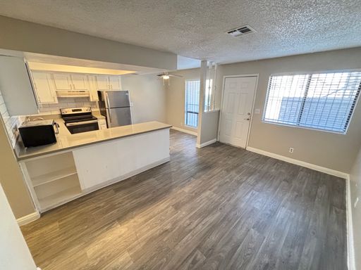 4300 N Lamont St Unit 212, Las Vegas, NV 89115