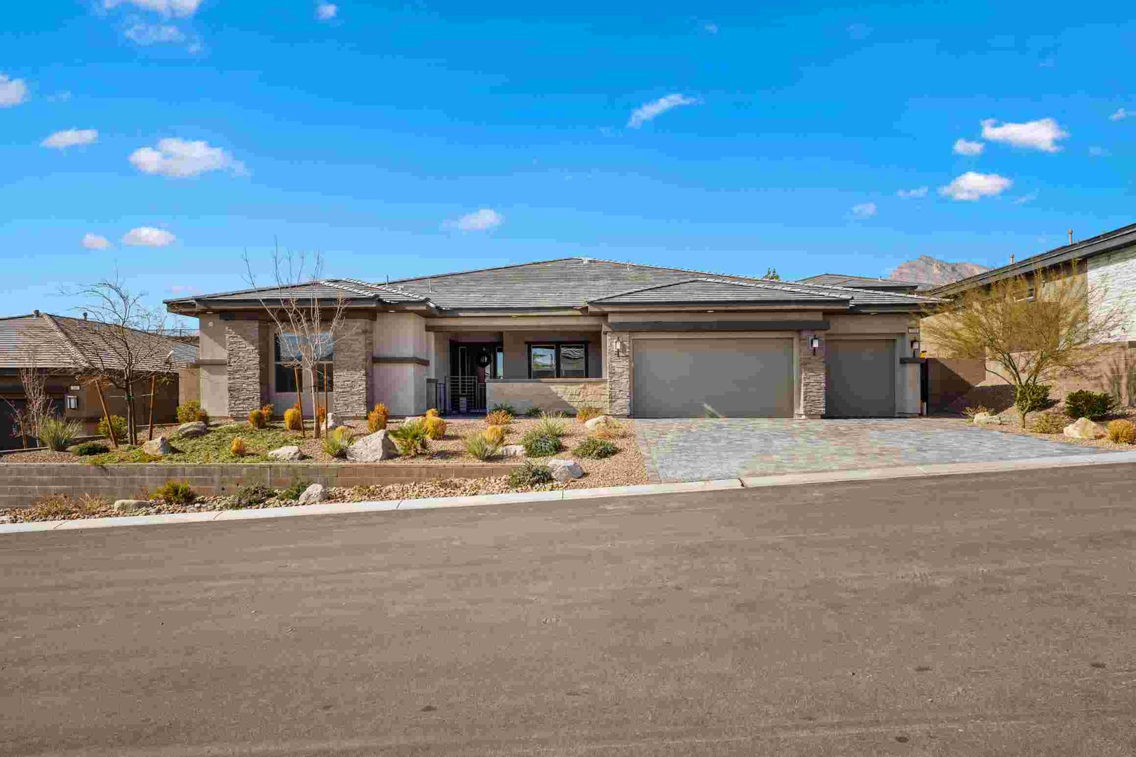 Las Vegas House: 733 Aberdeen Tartan Street