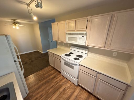231 W Horizon Ridge Pkwy, 124, Henderson, NV 89012