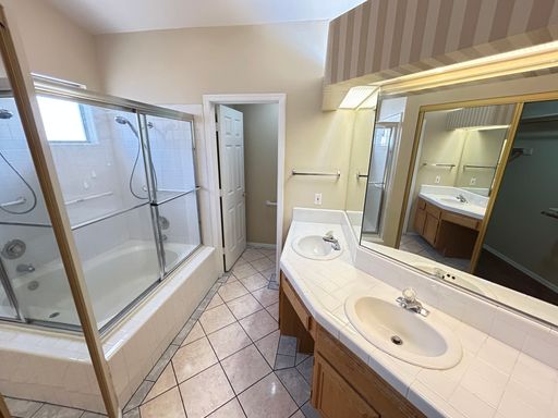 4552 Bradpoint Dr, Las Vegas, NV 89130