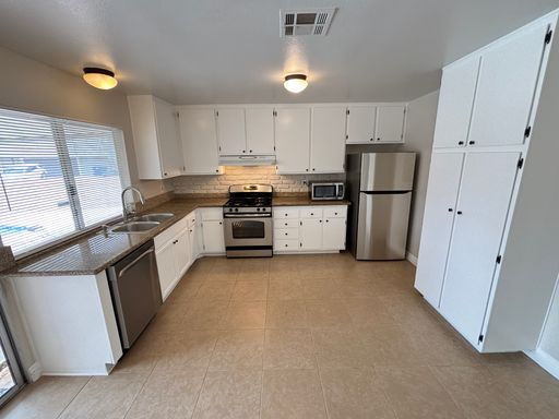 7206 Archcrest Ave., Las Vegas, NV 89147