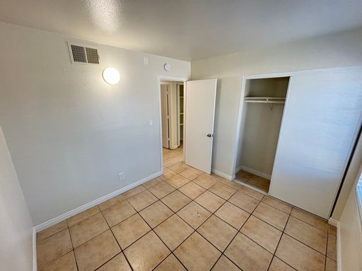 1420 Putnam Ave Unit 4, North Las Vegas, NV 89030