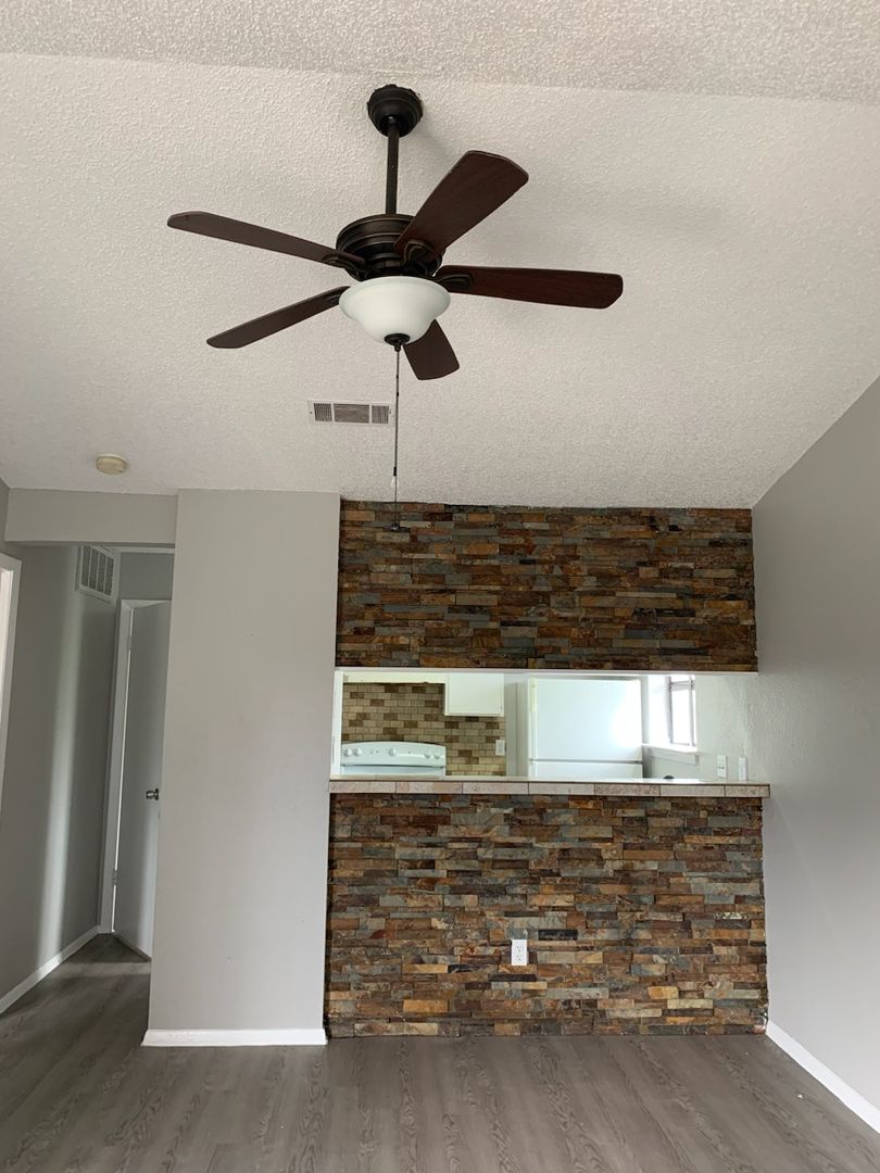 Austin Apartment: 3400 Lynridge Drive