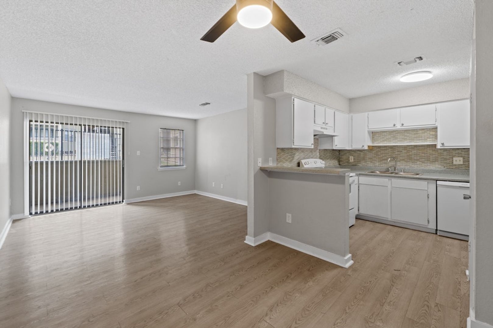 Austin Apartment: 2121 W. William Cannon Drive