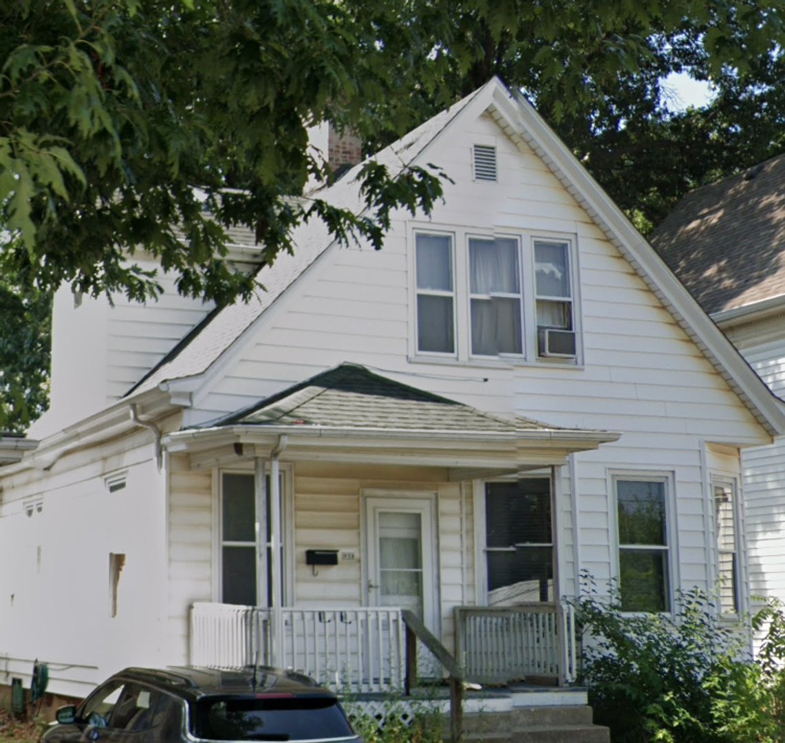 Springfield House: 938 W. Edwards St.
