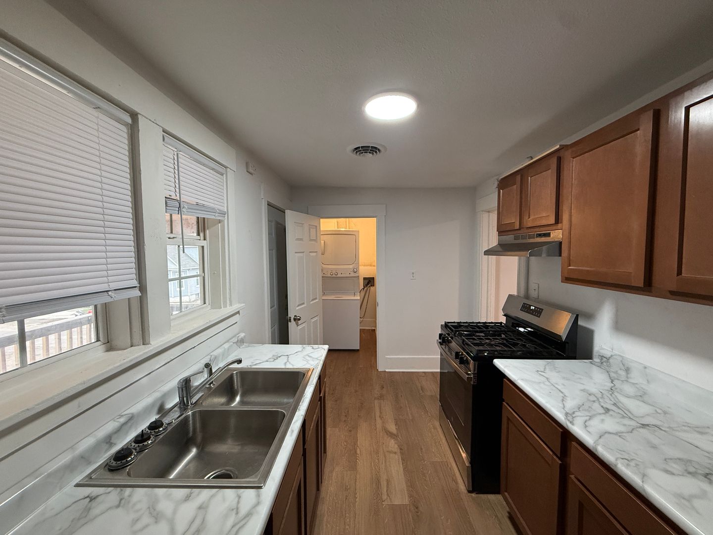 Springfield Apartment: 1144 S. Spring St.