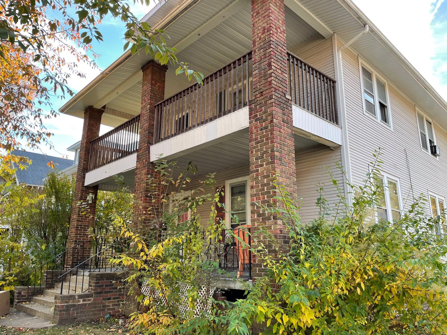 Springfield Apartment: 1501 S. Spring St.