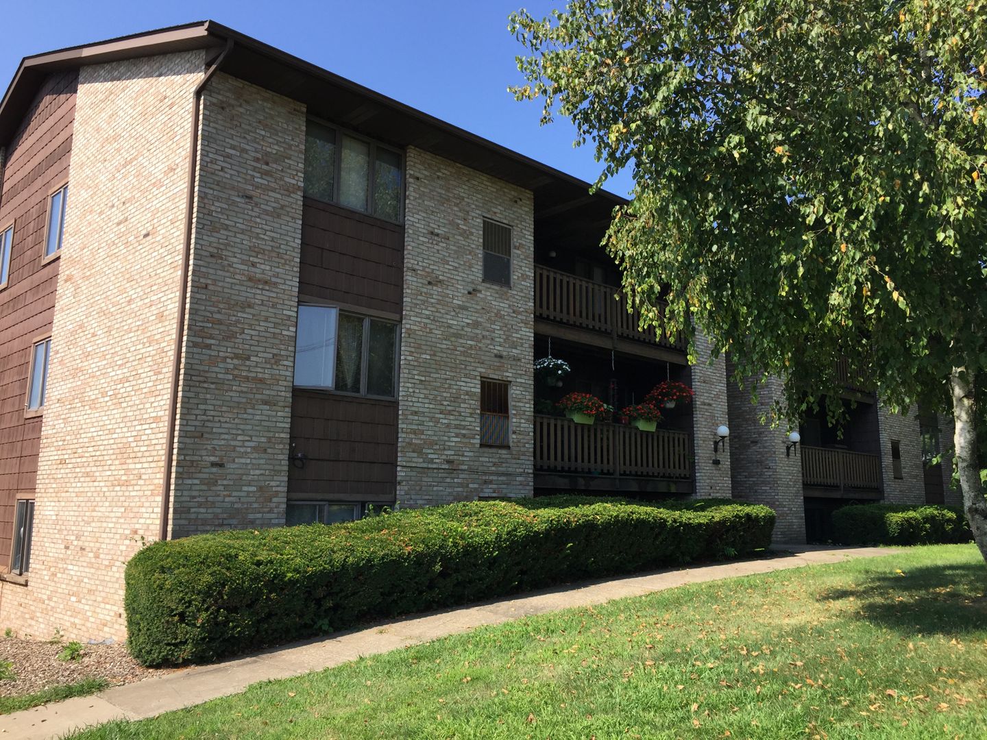 Country Club Garden Apartments