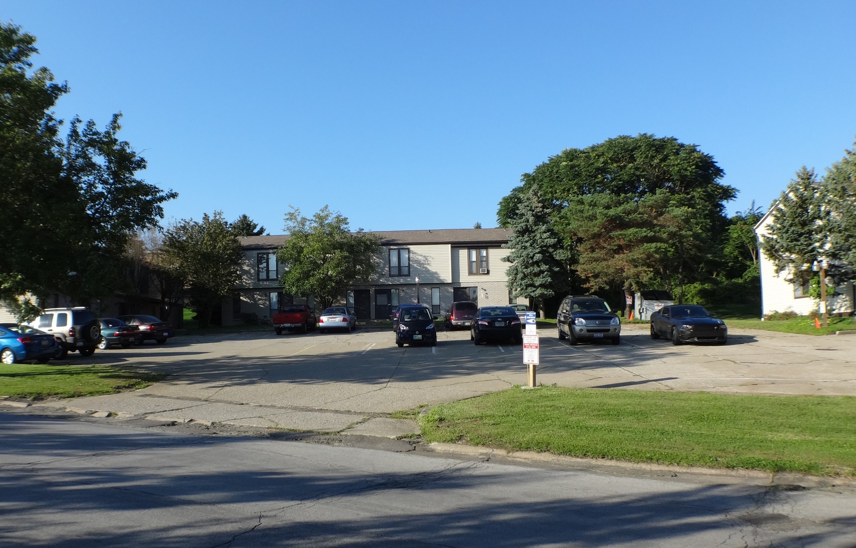 Steubenville Apartment: 4600A - 4690C Scioto Drive