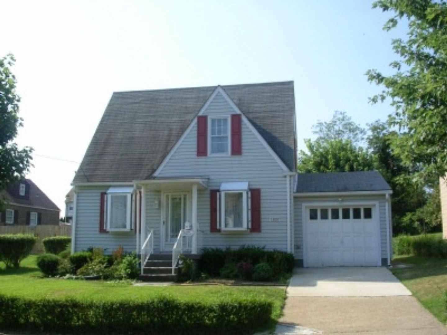 Weirton House: 1200 Courtland Road