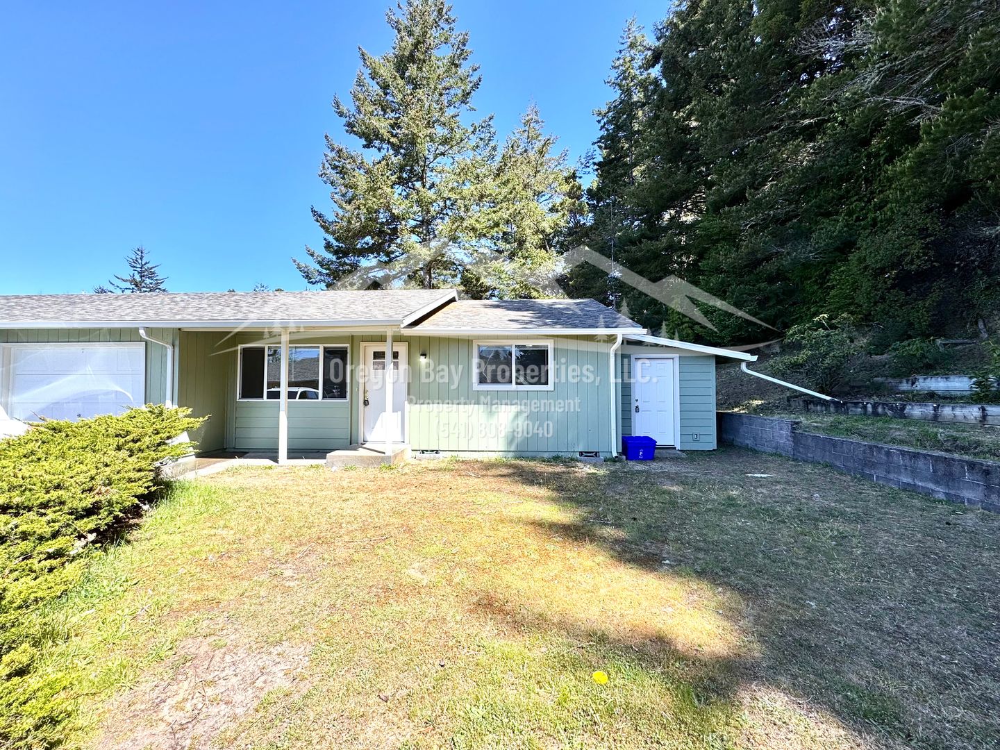 Coos Bay Apartment: 267 Ackerman Ave