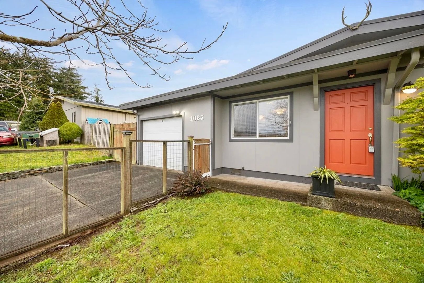 Coos Bay House: 1025 Garfield Ave